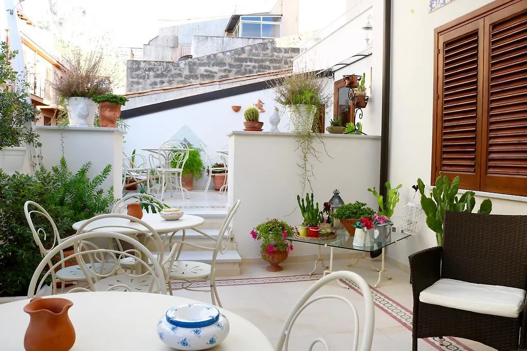Oda ve Kahvaltı Tam Vacanze B&B Cinisi